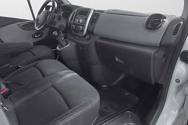 Nissan NV300