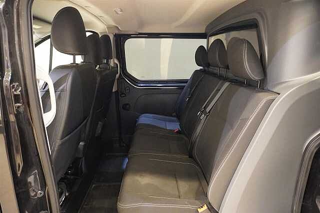 Nissan NV300