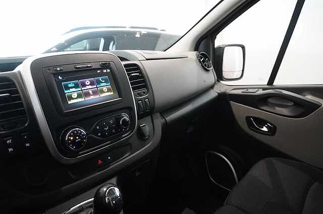 Nissan NV300