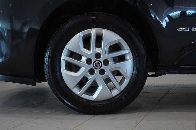 Nissan NV300