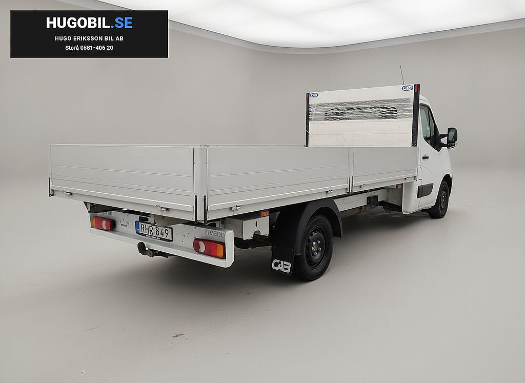 Nissan NV400
